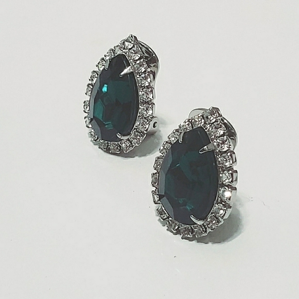 Cocktail Ring, Emerald Green Ring, Statement Crystal Tone Ring. 🌴
